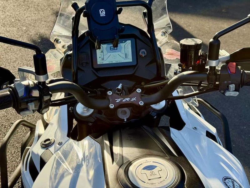 二手贝纳利金鹏 TRK502