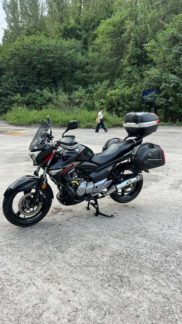 二手豪爵铃木骊驰 GW250