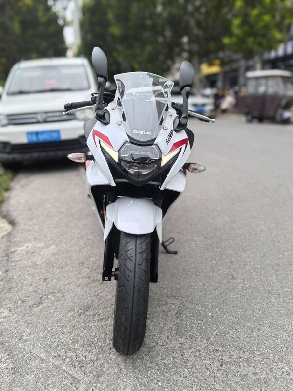 二手豪爵铃木GSX250R