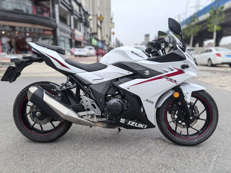 二手豪爵铃木GSX250R