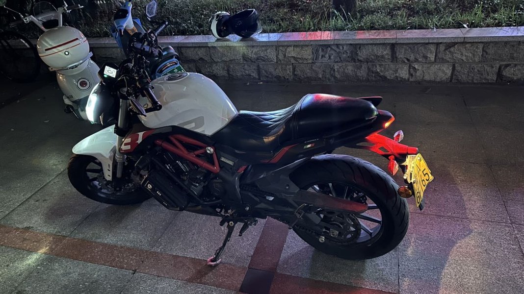 二手贝纳利蓝宝龙 BN302S