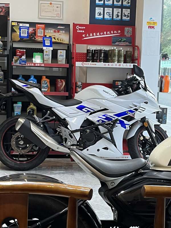 二手豪爵铃木GSX250R