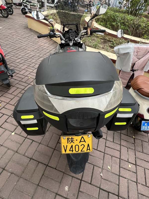 二手贝纳利金鹏 TRK251
