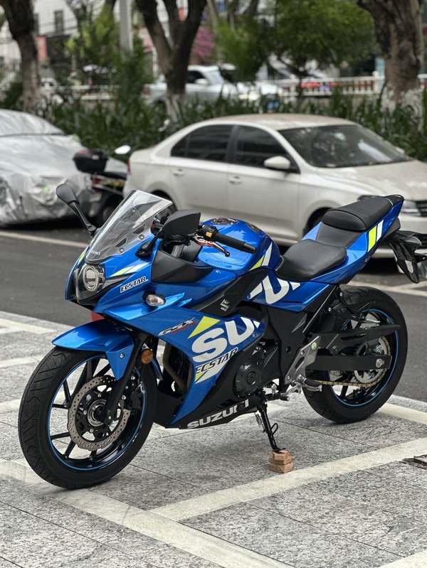 二手豪爵铃木GSX250R