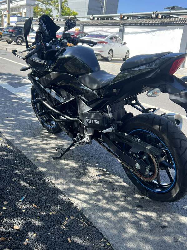 二手豪爵铃木GSX250R