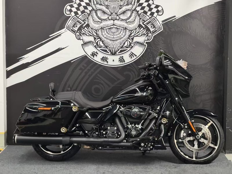 二手哈雷戴维森大道滑翔 Street Glide