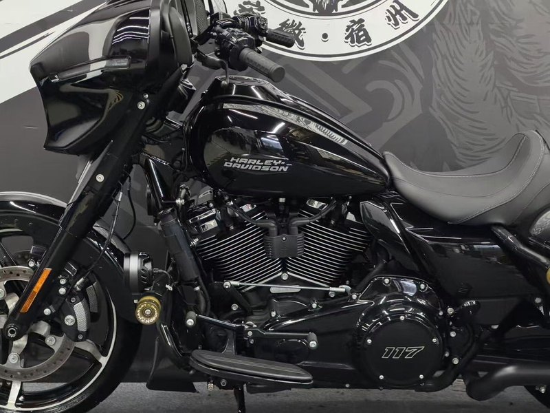 二手哈雷戴维森大道滑翔 Street Glide