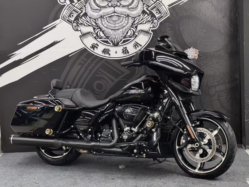 二手哈雷戴维森大道滑翔 Street Glide