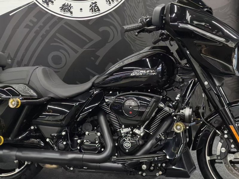 二手哈雷戴维森大道滑翔 Street Glide