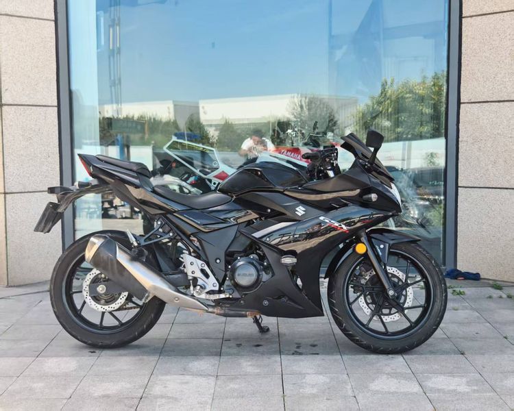二手豪爵铃木GSX250R