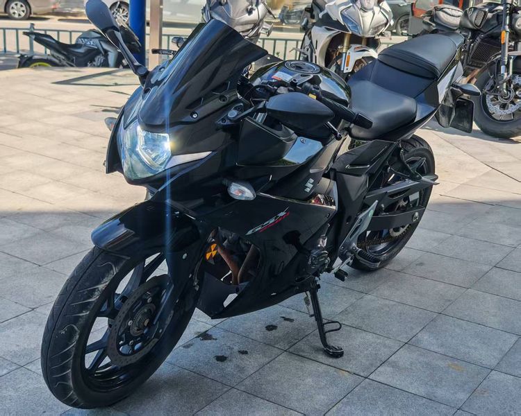 二手豪爵铃木GSX250R