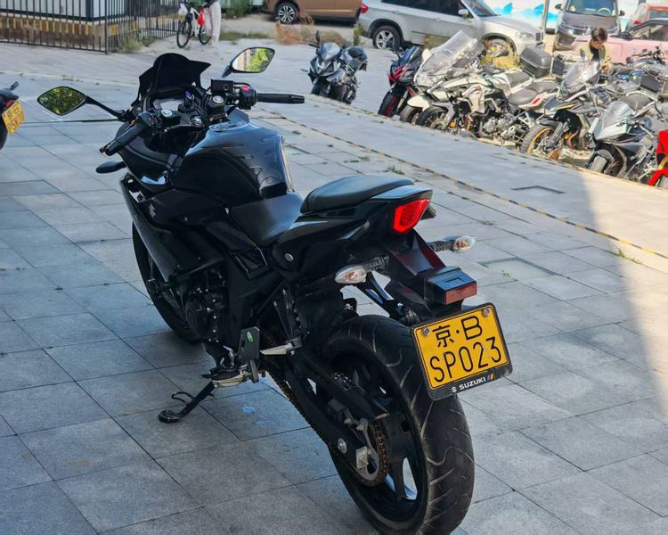 二手豪爵铃木GSX250R