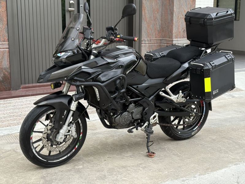 二手贝纳利金鹏 TRK251