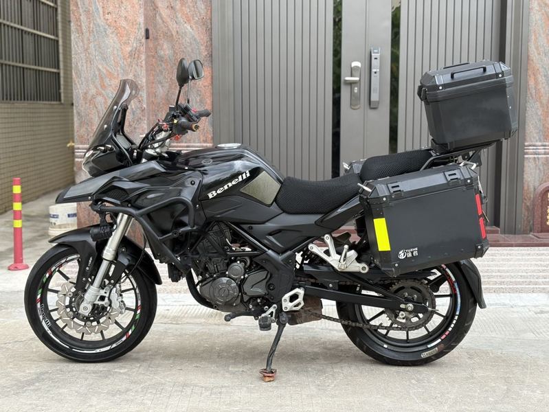 二手贝纳利金鹏 TRK251
