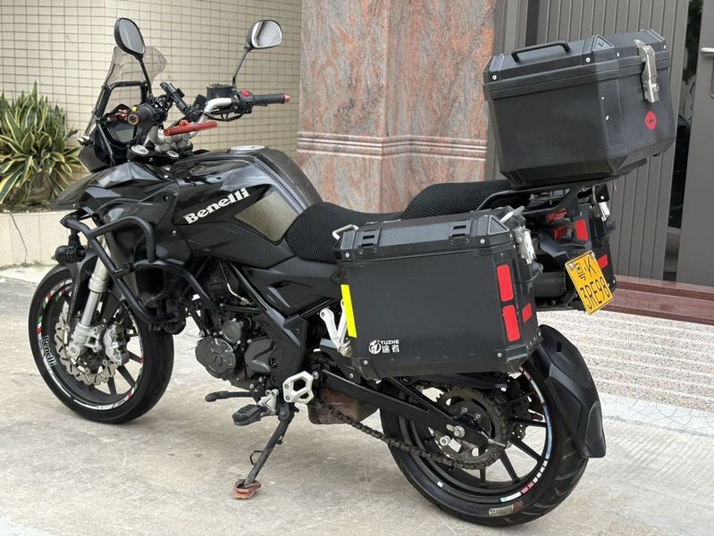 二手贝纳利金鹏 TRK251