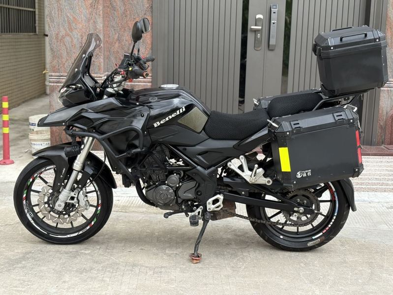 二手贝纳利金鹏 TRK251