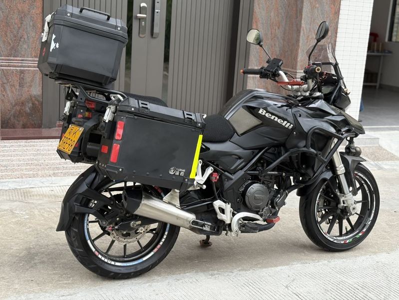 二手贝纳利金鹏 TRK251