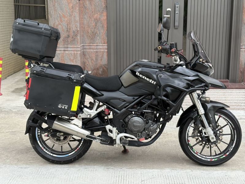 二手贝纳利金鹏 TRK251