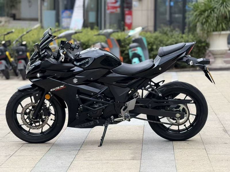 二手豪爵铃木GSX250R