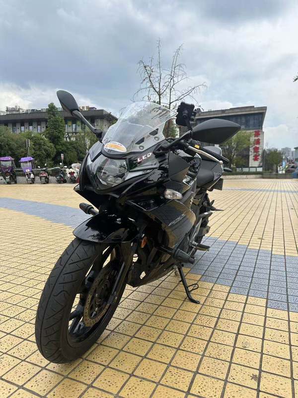 二手豪爵铃木GSX250R
