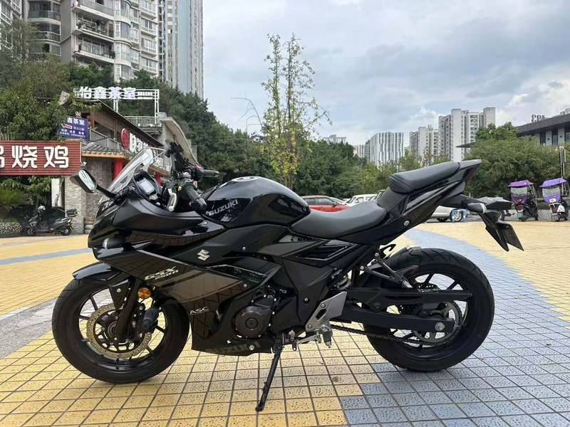 二手豪爵铃木GSX250R