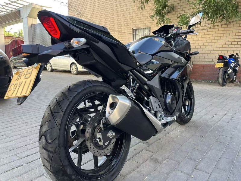 二手豪爵铃木GSX250R