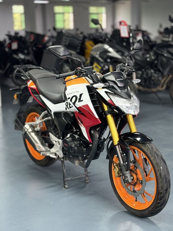 二手五羊本田CB190R 暴锋眼