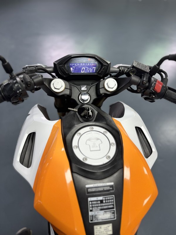 二手五羊本田CB190R 暴锋眼