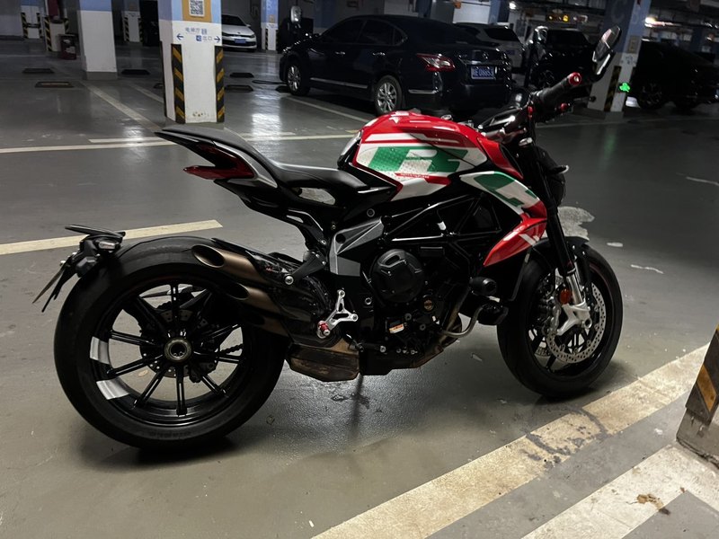 二手奥古斯塔Dragster 800