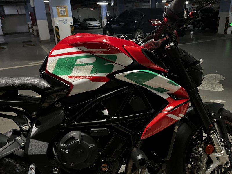 二手奥古斯塔Dragster 800