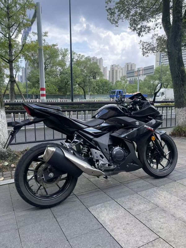 二手豪爵铃木GSX250R