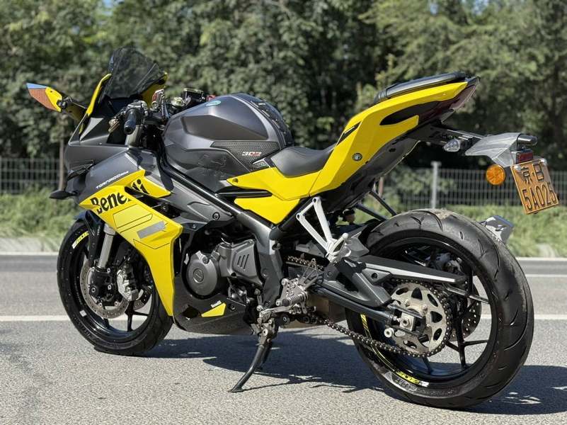 二手贝纳利龙卷风 Tornado 302R