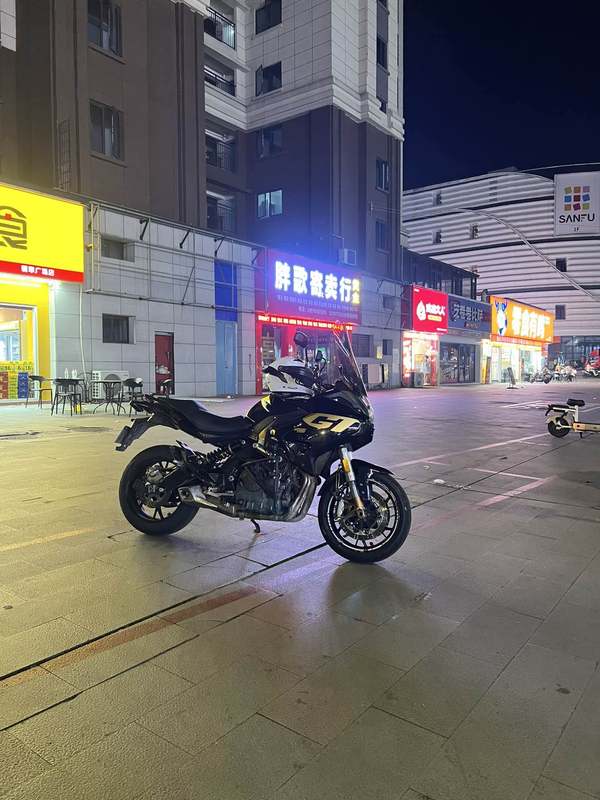 二手贝纳利600GC
