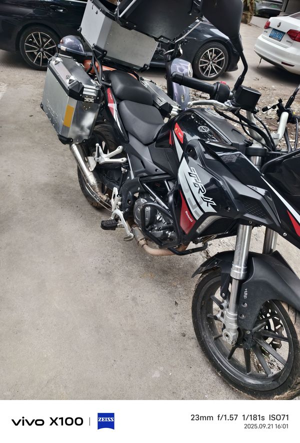 二手贝纳利金鹏 TRK251