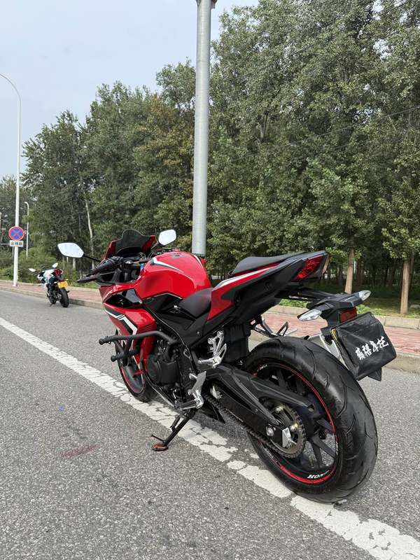 二手本田CBR400R