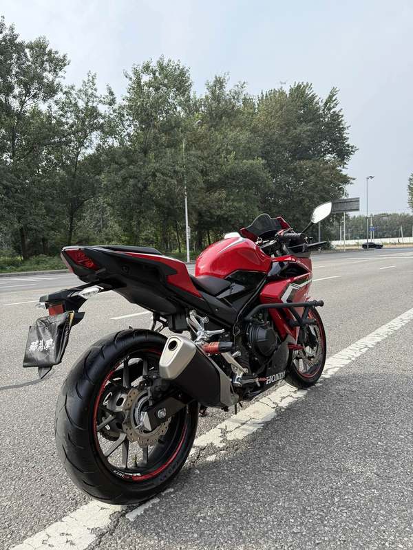 二手本田CBR400R