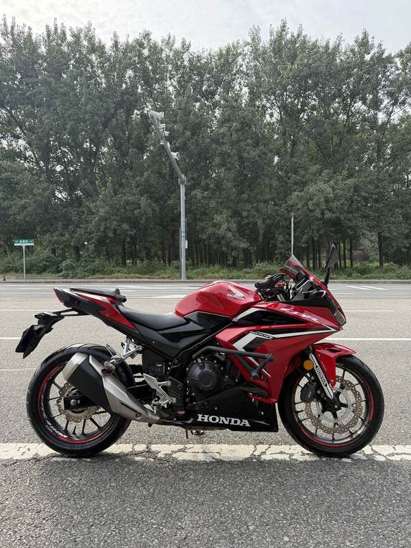 二手本田CBR400R