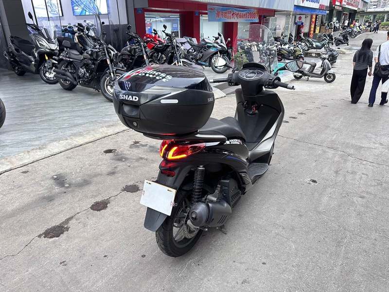 二手比亚乔Medley 150