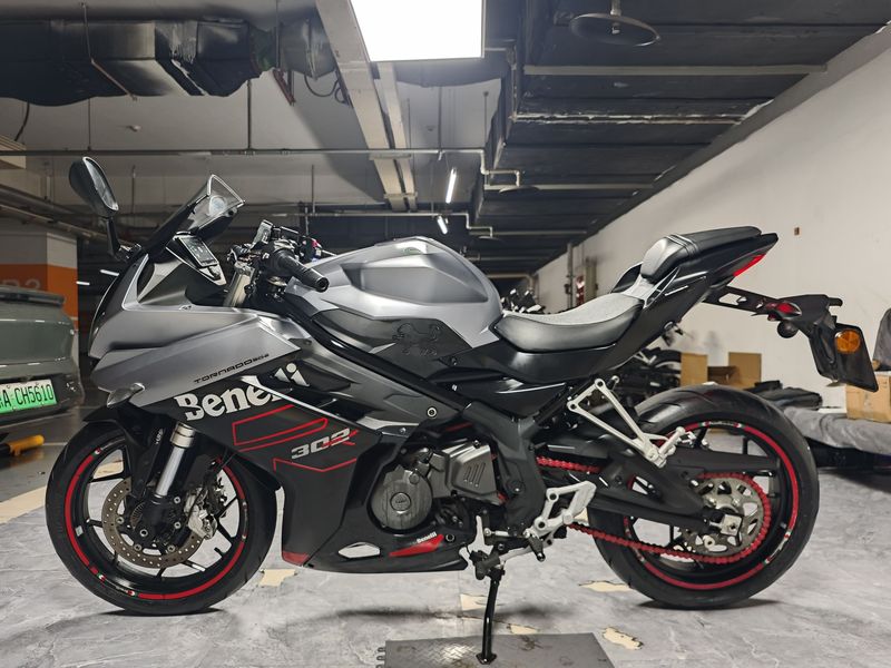 二手贝纳利龙卷风 Tornado 302R