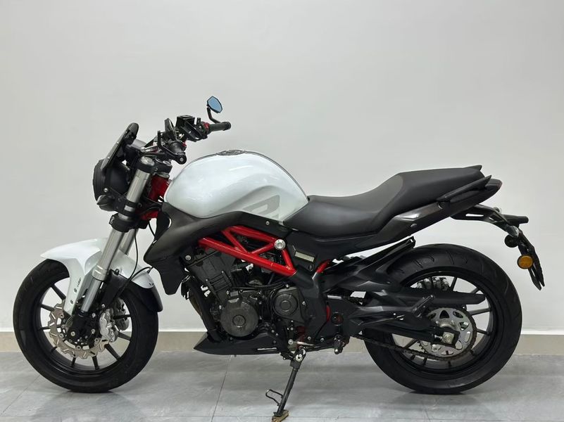 二手贝纳利蓝宝龙 BN302S