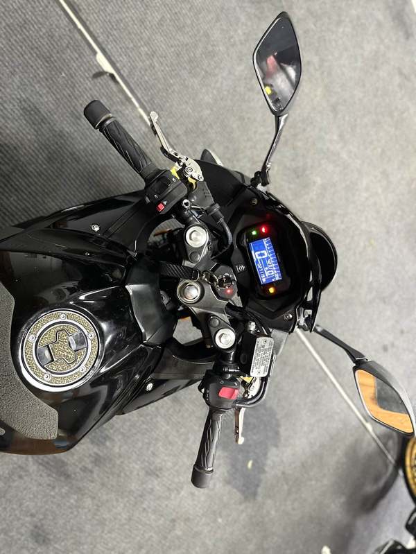 二手豪爵铃木GSX250R