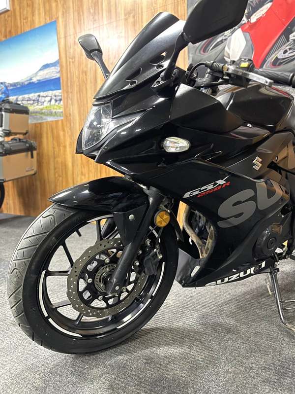 二手豪爵铃木GSX250R