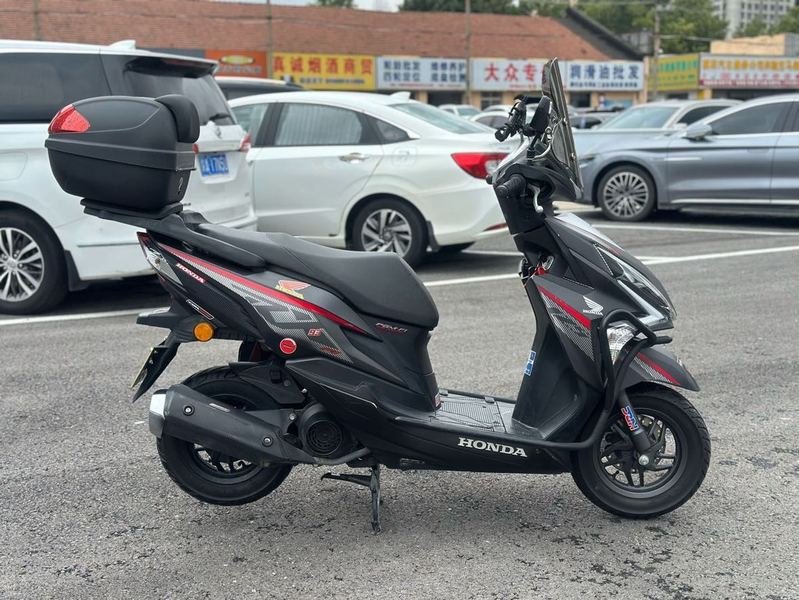 二手新大洲本田裂行 RX125Fi