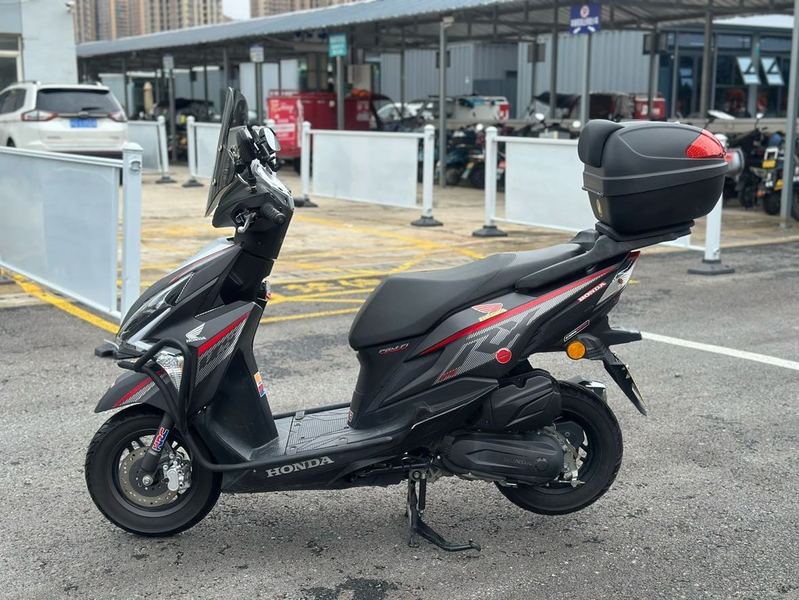二手新大洲本田裂行 RX125Fi