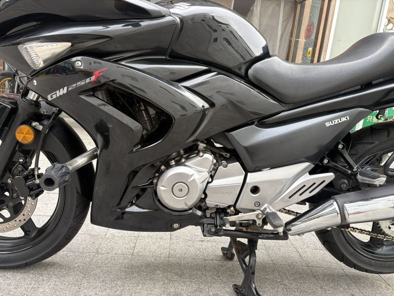 二手豪爵铃木骊驰 GW 250F