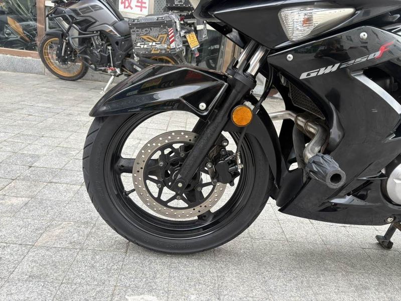 二手豪爵铃木骊驰 GW 250F