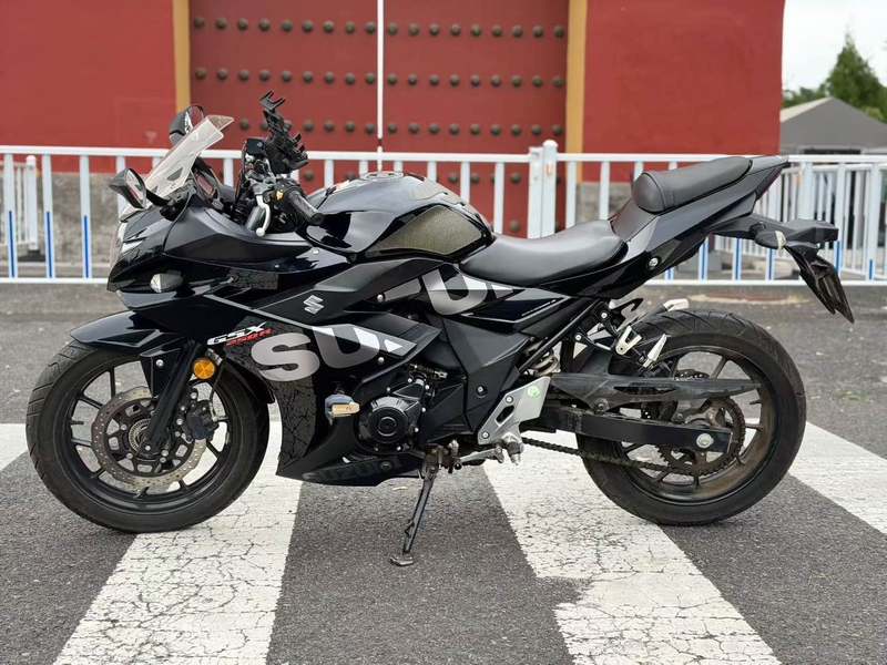 二手豪爵铃木GSX250R