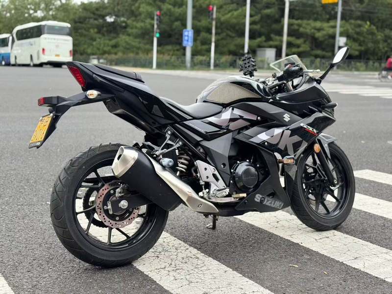 二手豪爵铃木GSX250R