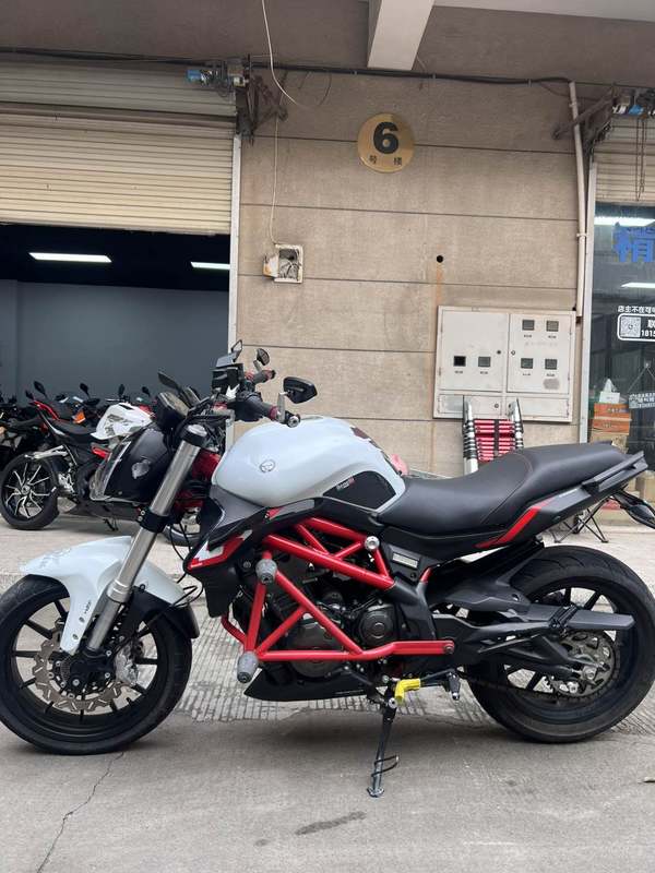 二手贝纳利蓝宝龙 BN302S
