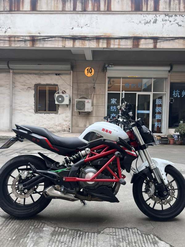 二手贝纳利蓝宝龙 BN302S